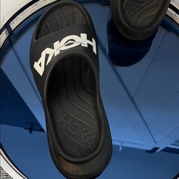 Hoka Black Slide Recovery Sandals with White Logo. Unisex size 8 perfect!! - Picture 2 of 4